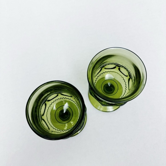 Indiana Glass - Green Kings Crown Thumbprint Glass Set of 2 - Picture 3 of 4